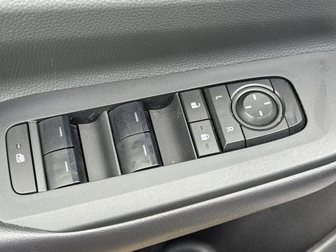 Used 2024 Toyota Prius LE image 12