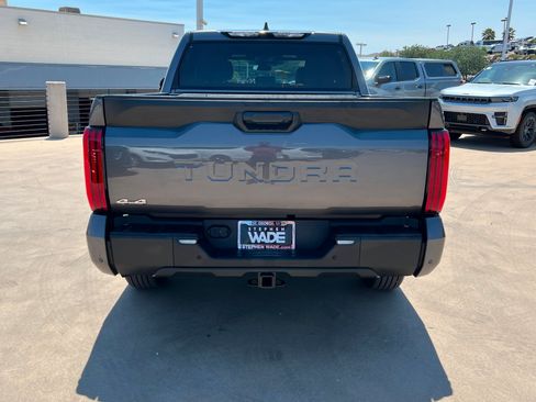 Used 2025 Toyota Tundra SR5 w/ SR5 Convenience Package AWD/4WD image 5