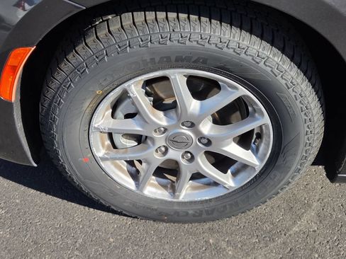 Used 2022 Chrysler Pacifica Touring-L FWD image 4
