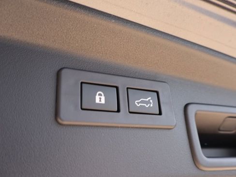 New 2026 Subaru Outback Touring AWD/4WD image 17