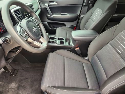 Certified 2022 Kia Sportage LX w/ LX FWD Value Edition Package image 13