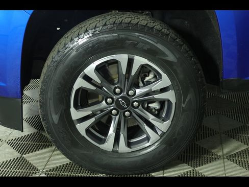 Used 2021 Chevrolet Colorado Z71 w/ Safety Package AWD/4WD image 8