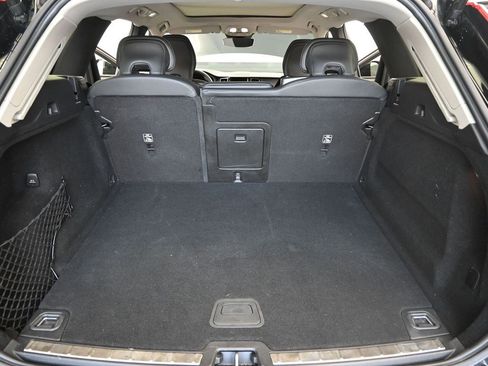 Used 2023 Volvo XC60 B5 Ultimate AWD/4WD image 11