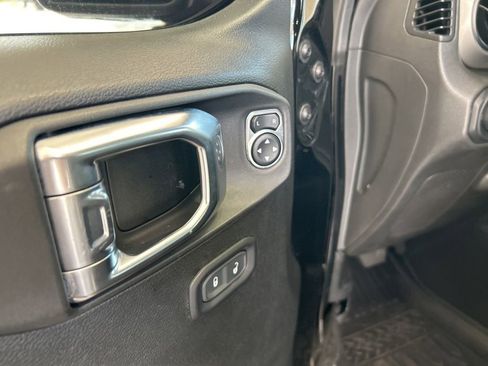 Used 2023 Jeep Gladiator Sport image 37