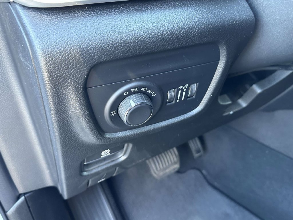 Used 2023 Jeep Grand Cherokee L Laredo w/ Luxury Tech Group I AWD/4WD image 20