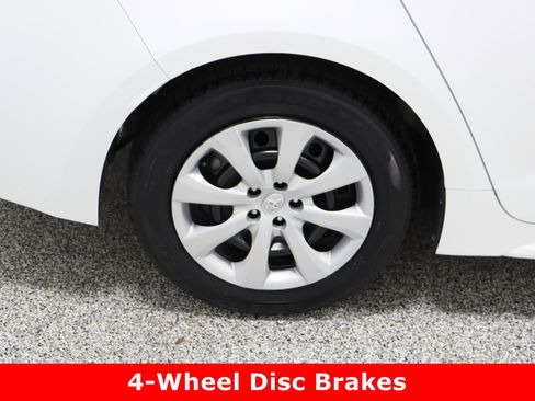 Used 2023 Toyota Corolla LE image 6