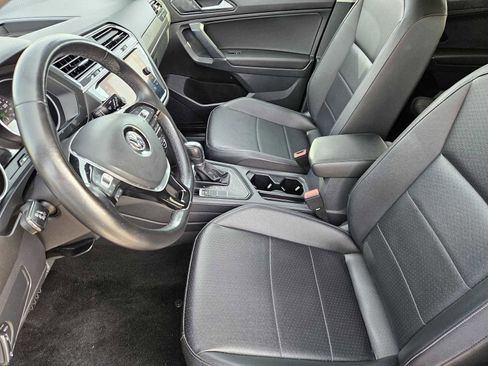 Used 2018 Volkswagen Tiguan SE FWD image 13