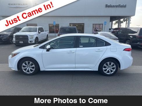 Used 2025 Toyota Corolla LE image 2