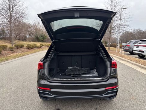 Used 2020 Audi Q3 2.0T Premium Plus w/ Premium Plus Package image 14