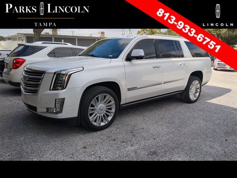 Used 2017 Cadillac Escalade ESV Platinum image 2
