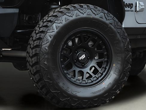 Used 2020 Jeep Gladiator Sport w/ Quick Order Package 24S image 7