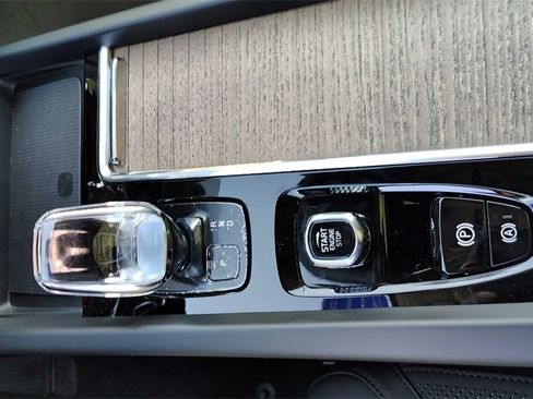 New 2026 Volvo XC60 B5 Plus w/ Climate Package image 20