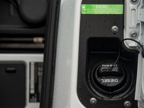 Used 2025 Mercedes-Benz Sprinter 2500 image 25