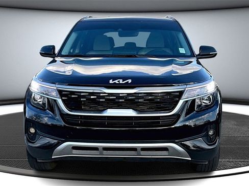 Used 2023 Kia Seltos EX image 2