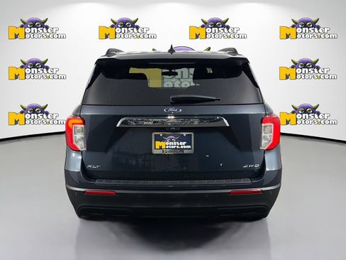 Used 2022 Ford Explorer XLT image 6