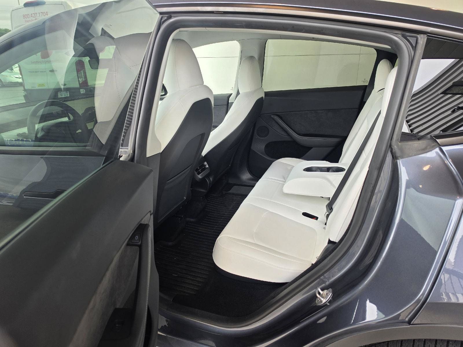 Used 2023 Tesla Model Y AWD image 9
