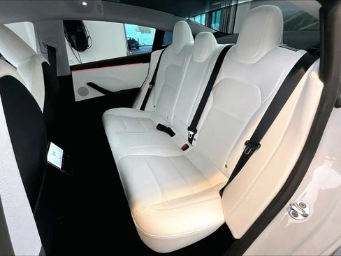 Used 2024 Tesla Model 3 Standard Range image 19