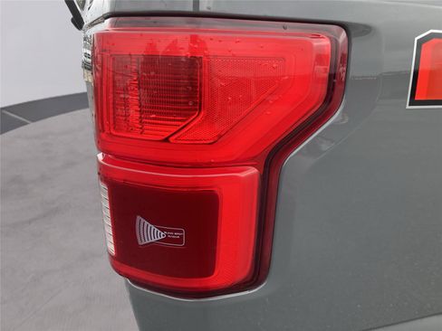 Used 2018 Ford F150 Lariat w/ Equipment Group 502A Luxury image 11