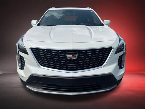 Certified 2023 Cadillac XT4 Premium Luxury FWD image 2