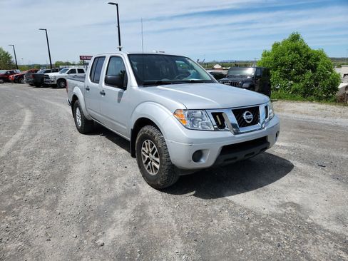 Used 2018 Nissan Frontier SV image 8