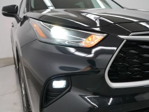 Used 2024 Toyota Highlander XLE AWD/4WD image 67