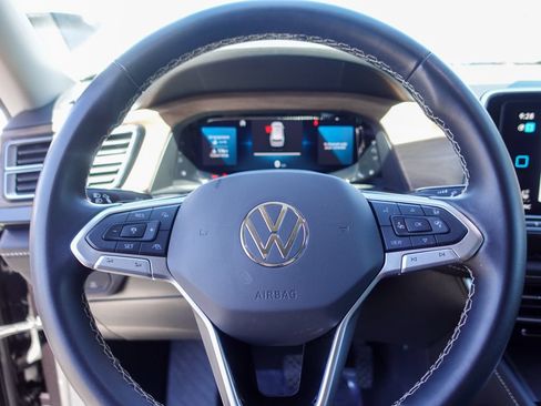Used 2024 Volkswagen Atlas SE FWD image 12