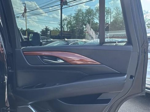 Used 2016 Cadillac Escalade Premium AWD/4WD image 24
