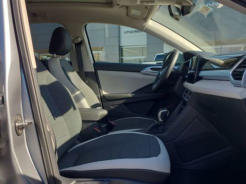 New 2026 Volkswagen Taos SE image 20