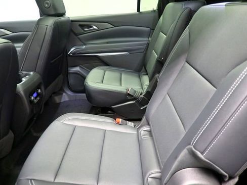 New 2026 Chevrolet Traverse LT w/ Sun and Wheel Package image 11