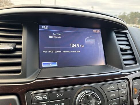 Used 2016 Nissan Pathfinder Platinum image 13