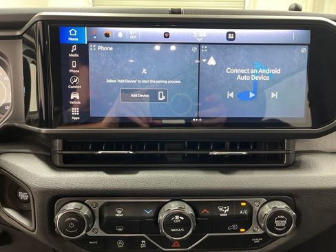 Used 2025 Jeep Wrangler Sport AWD/4WD image 16