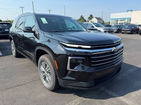 New 2026 Chevrolet Traverse LT w/ Driver Confidence Package FWD image 1