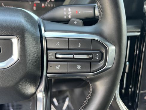 Used 2025 GMC Yukon Denali AWD/4WD image 34