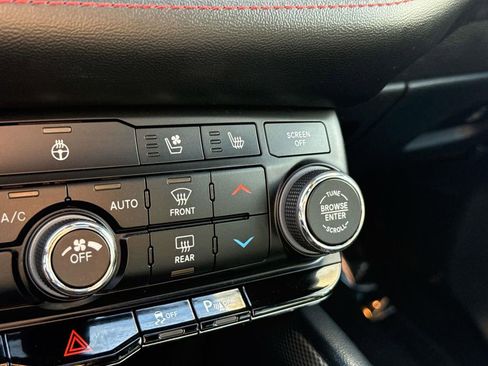 Used 2024 Dodge Durango GT image 38