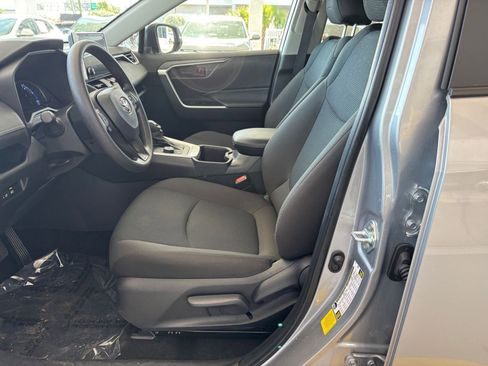 Used 2025 Toyota RAV4 LE image 27