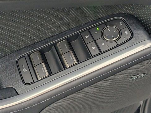 Used 2024 Lexus GX 550 image 11