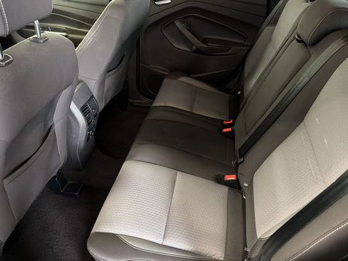 Used 2017 Ford Escape SE FWD image 19