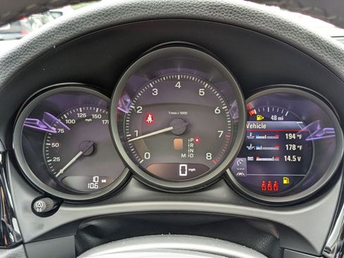 Used 2025 Porsche Macan image 16