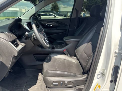 Used 2023 GMC Terrain SLT w/ Infotainment Package II FWD image 14