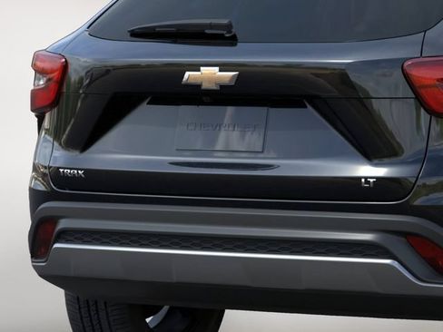 New 2026 Chevrolet Trax LT w/ LT Convenience Package FWD image 14