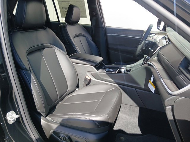New 2027 Jeep Grand Cherokee Limited AWD/4WD image 30