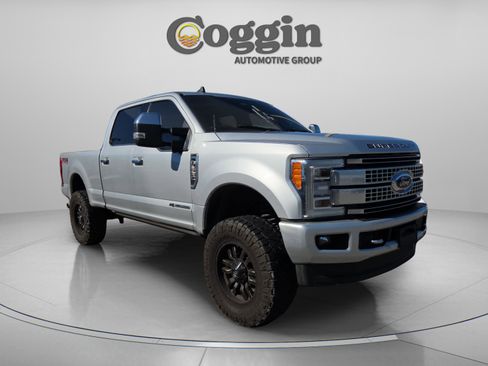 Used 2019 Ford F250 Platinum w/ Platinum Ultimate Package image 7