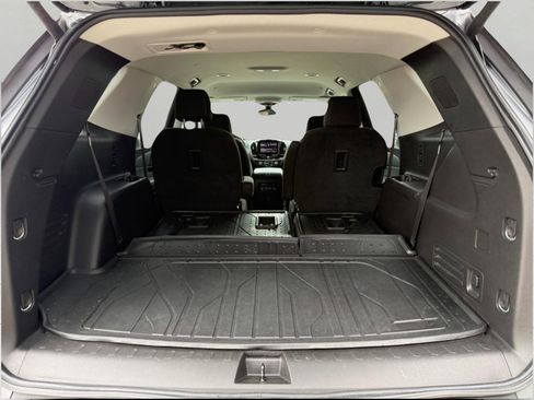 Used 2020 Chevrolet Traverse LT w/ LPO, Floor Liner Package AWD/4WD image 17