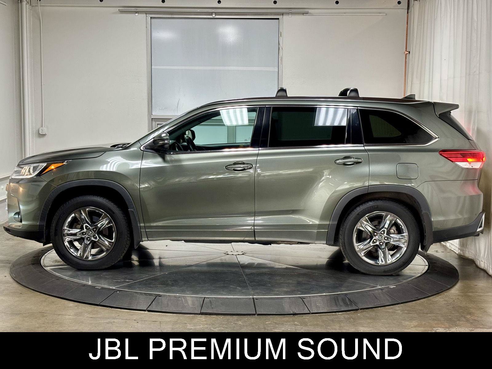 Used 2019 Toyota Highlander Limited Platinum AWD/4WD image 6