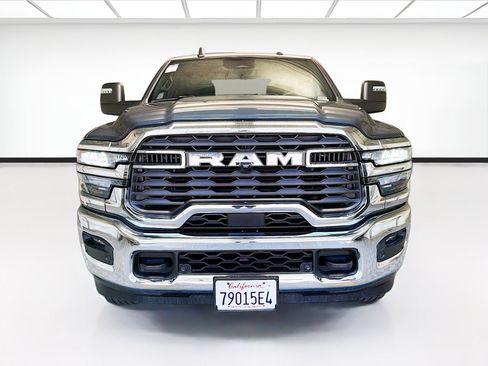Used 2025 RAM 2500 Big Horn AWD/4WD image 2