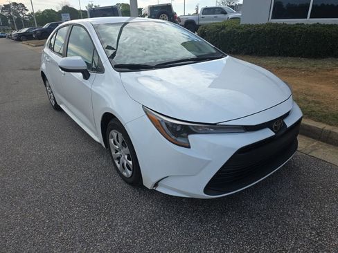 Used 2025 Toyota Corolla LE w/ Convenience Package image 8