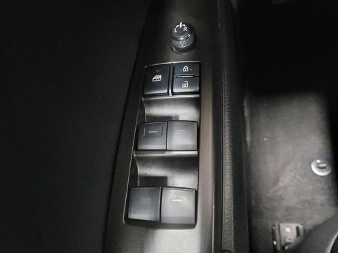 Used 2022 Toyota Camry SE image 27