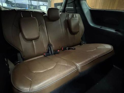 Used 2021 Chrysler Pacifica Limited w/ Premium & Safety Sphere Group image 13