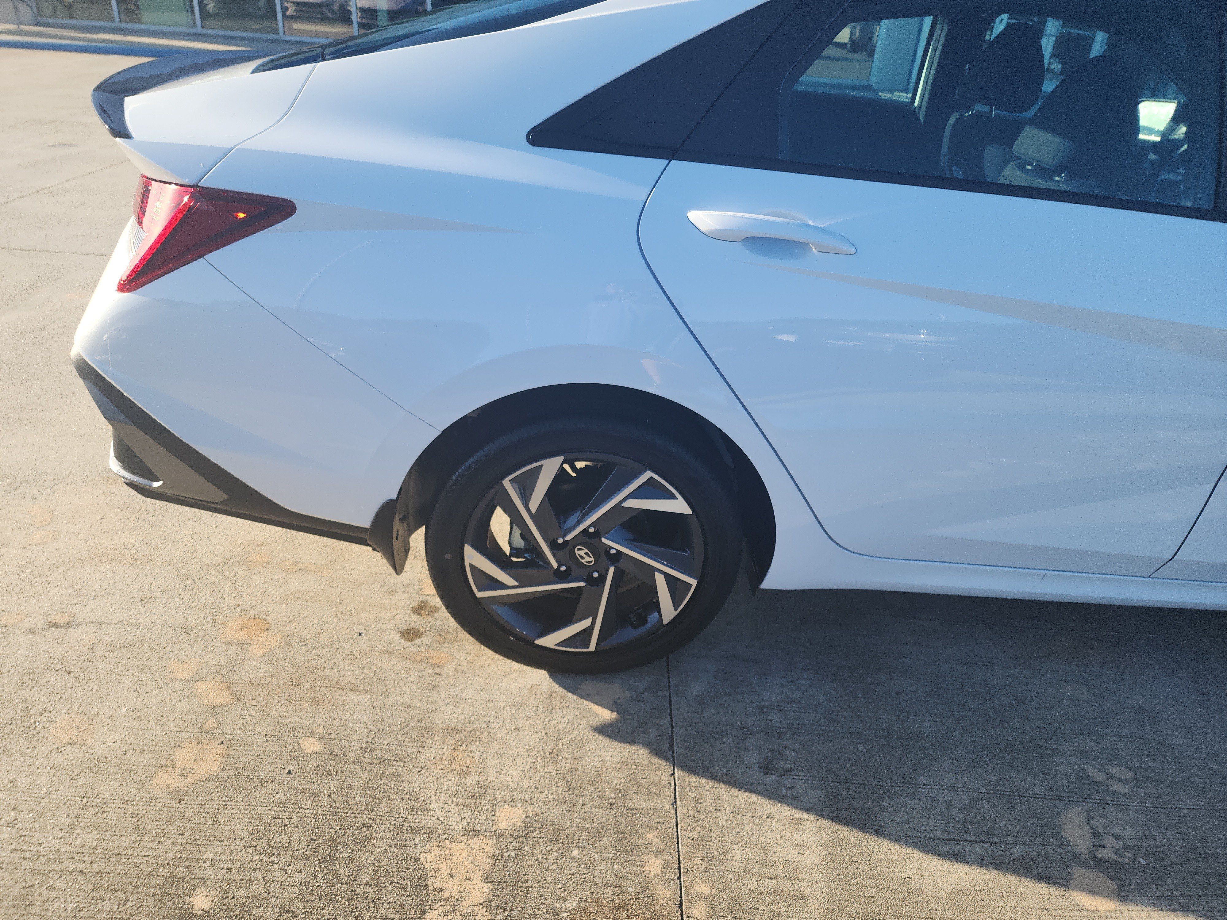 Used 2025 Hyundai Elantra SEL FWD image 10