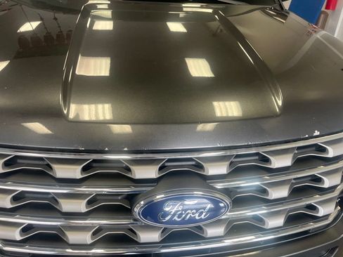 Used 2016 Ford Explorer XLT AWD/4WD image 10